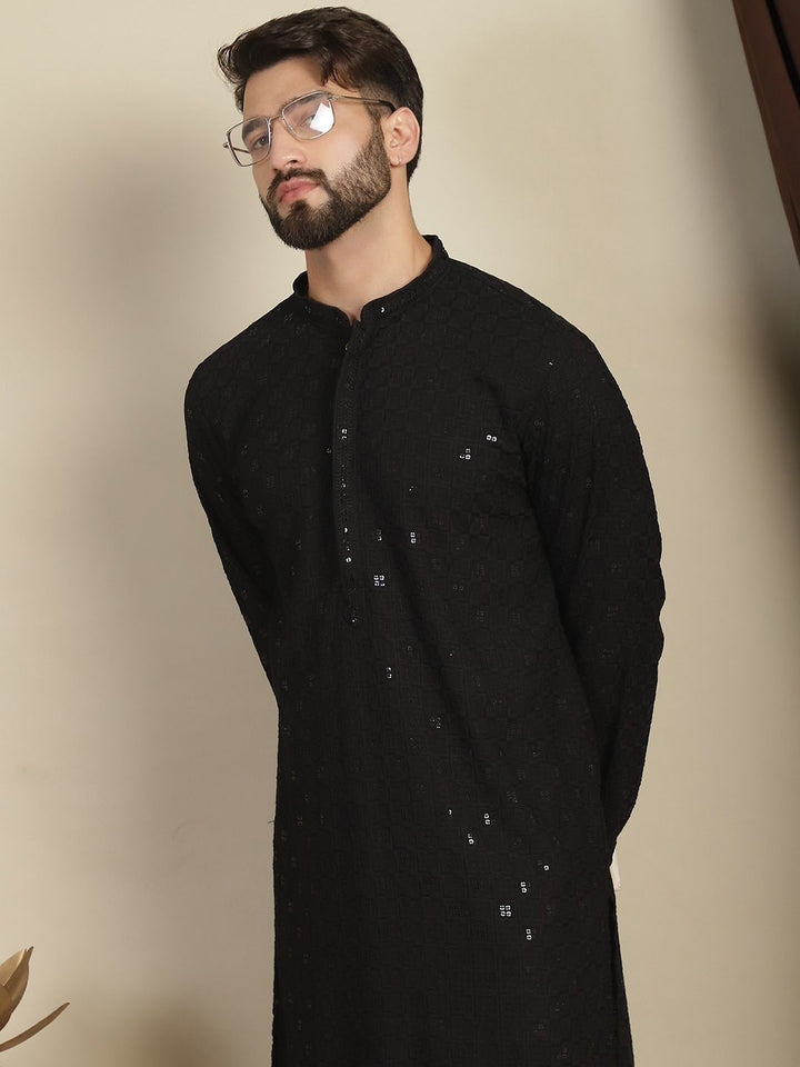 Anouk Floral Sulam Mandarin Collar Sequin Benang Cotton Kurta
