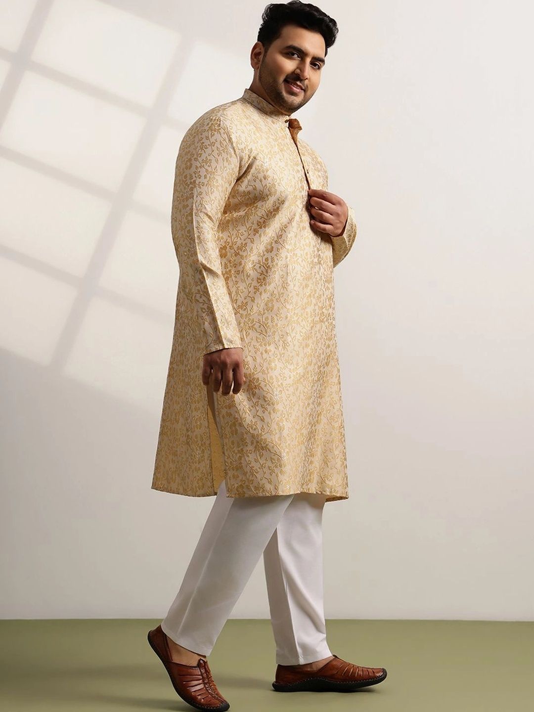 SOJANYA PLUS Men Floral Kurta
