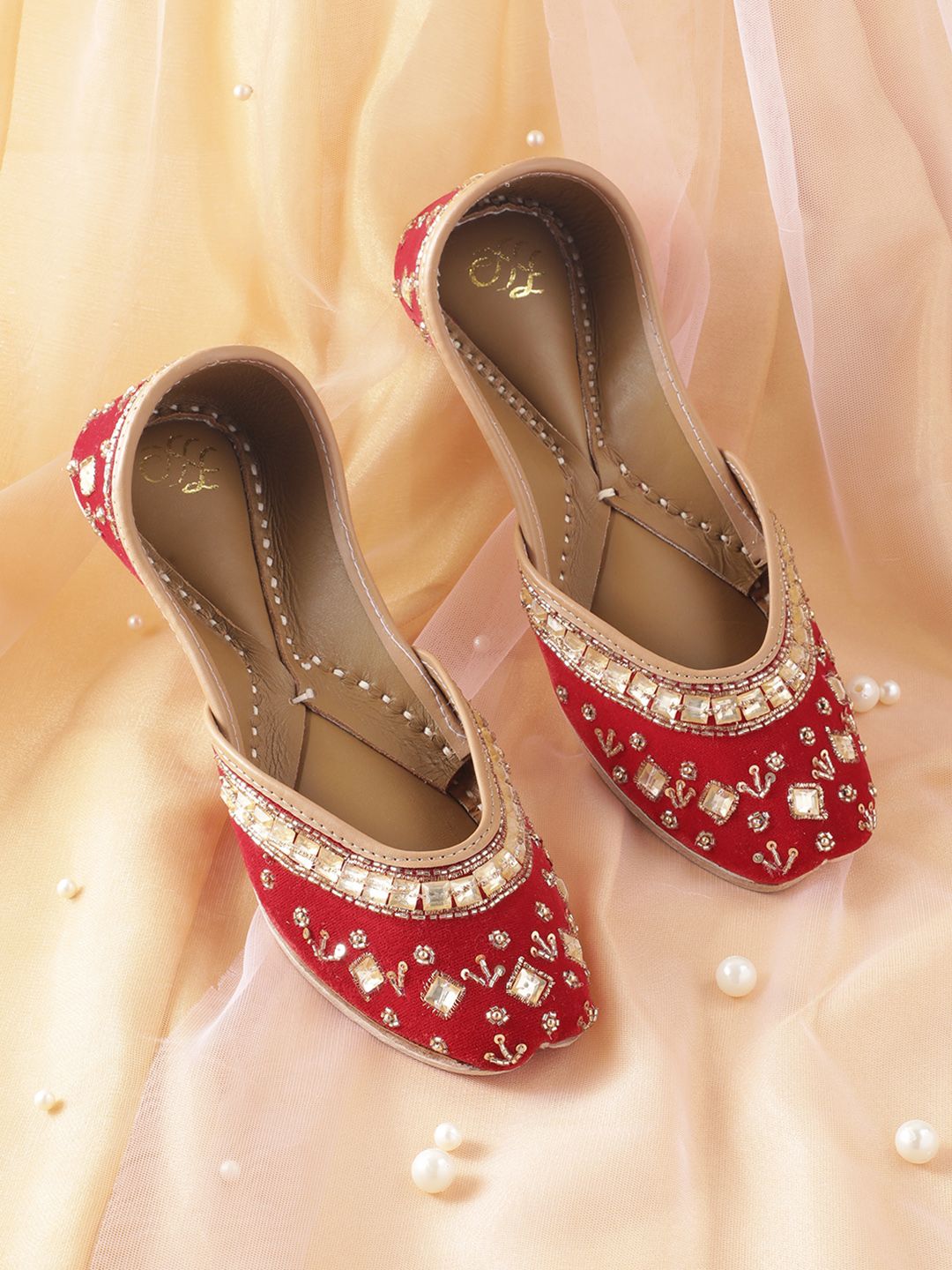 House of Pataudi Embellished Ethnic Mojaris