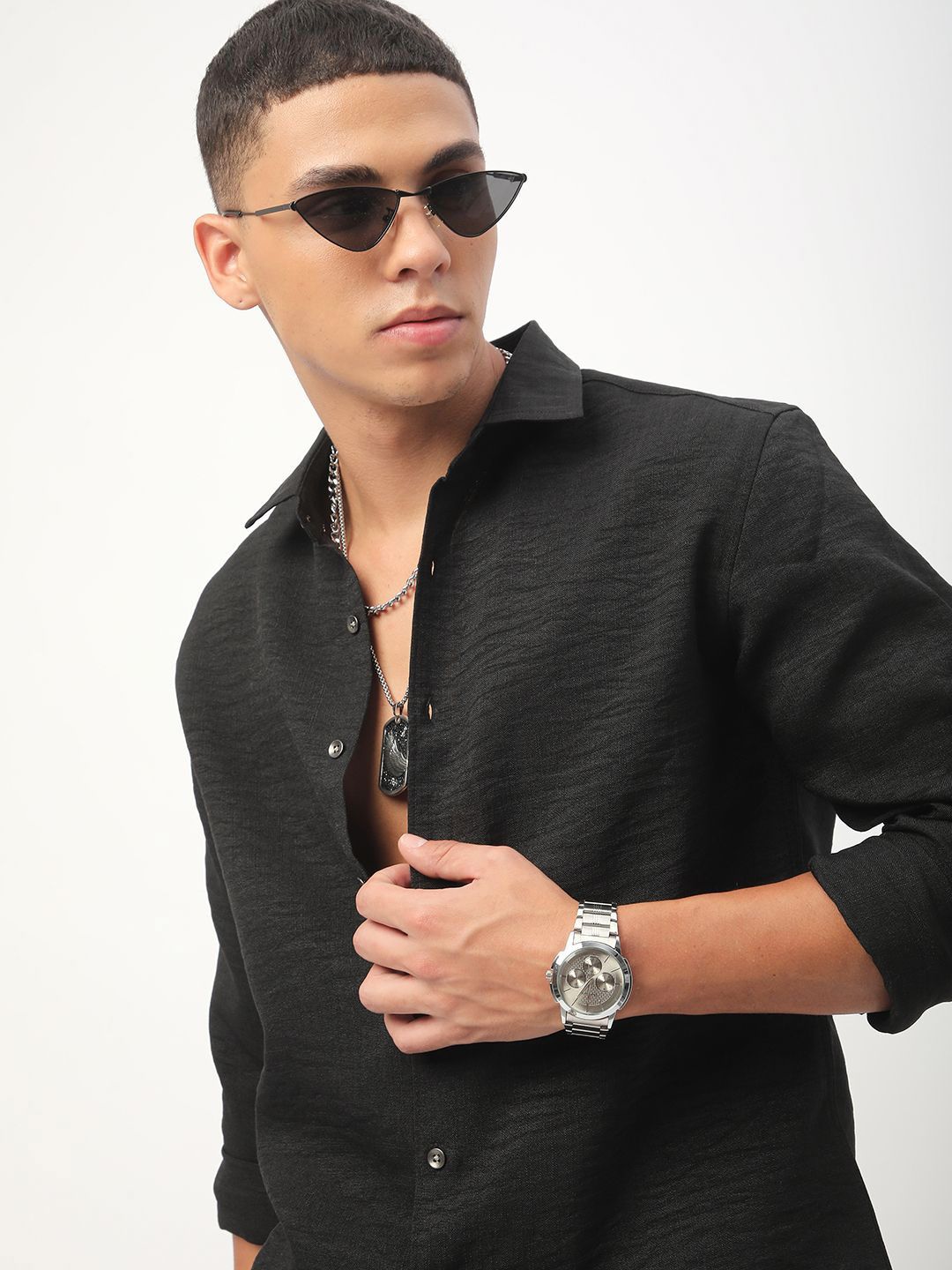 VASTRADO Men Classic Spread Collar Solid Cotton Slim Fit Casual Shirt