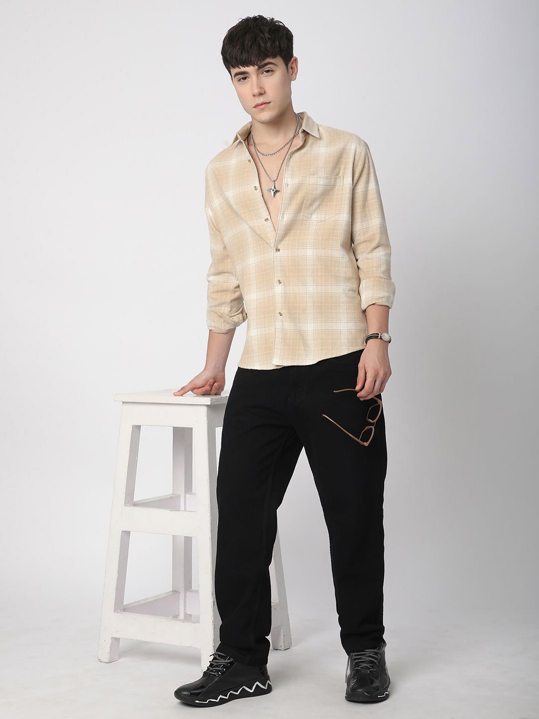VASTRADO Men Classic Slim Fit Cutaway Collar Tartan Checked Pure Cotton Casual Shirt