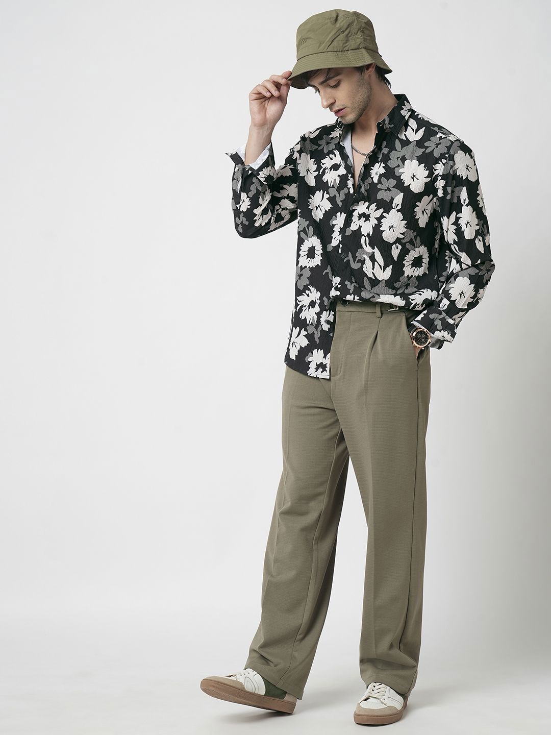 VASTRADO Men Classic Spread Collar Floral Printed Slim Fit Casual Shirt