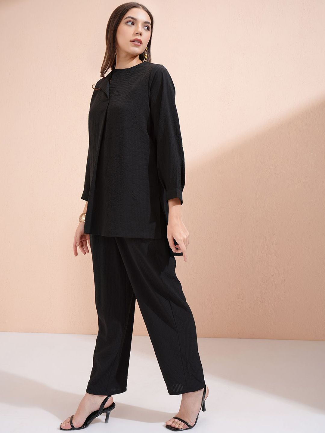 Vishudh Black Textured Self Design Tunic With Trousers