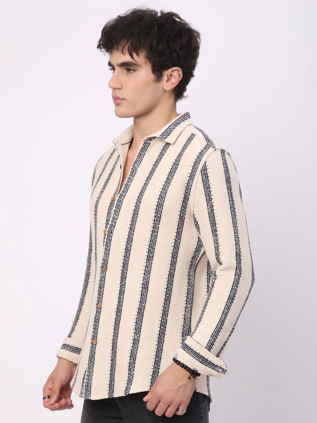 VASTRADO Men Classic Slim Fit Cutaway Collar Vertical Striped Cotton Casual Shirt