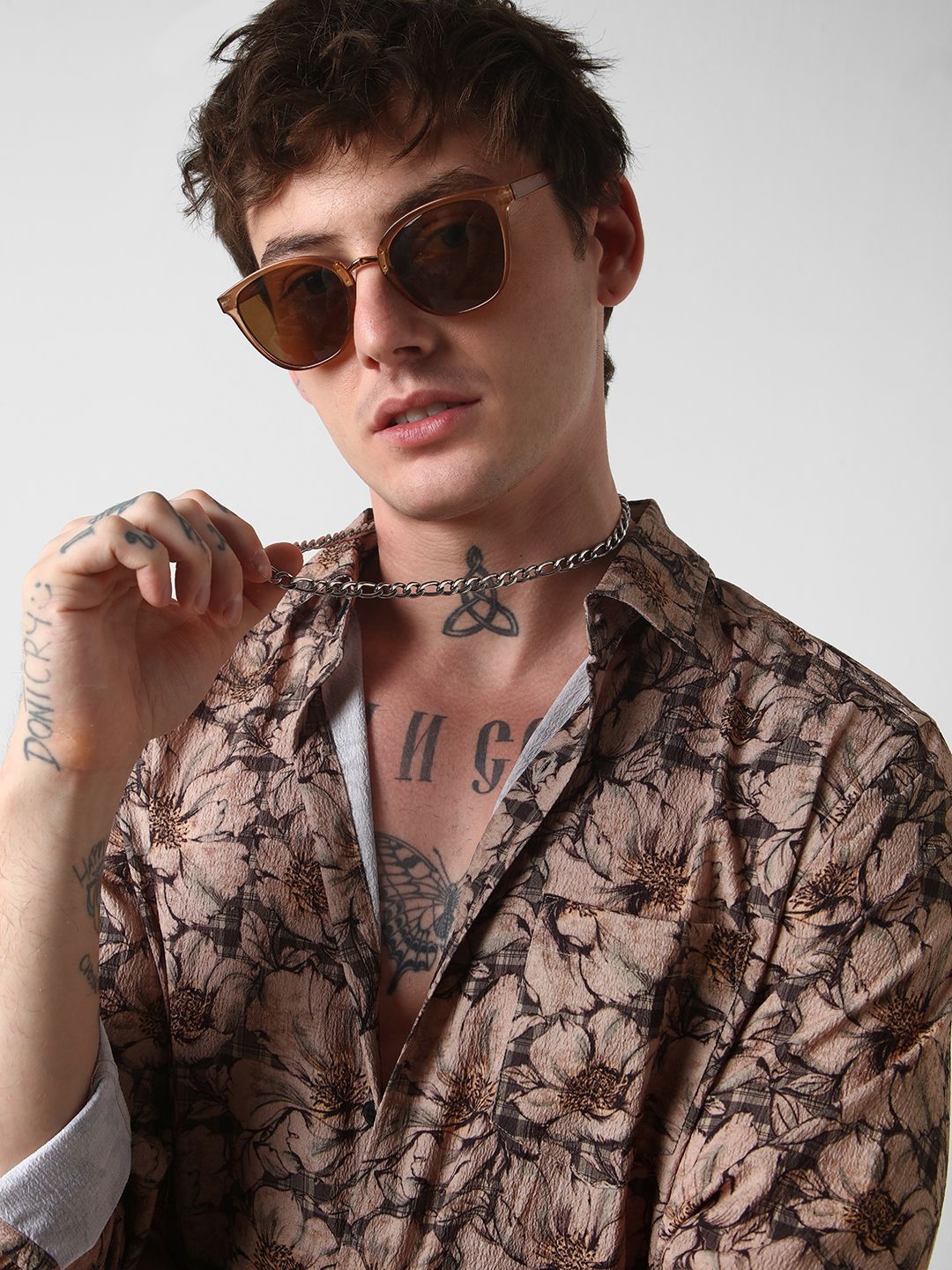 VASTRADO Men Classic Cutaway Collar Floral Printed Slim Fit Casual Shirt