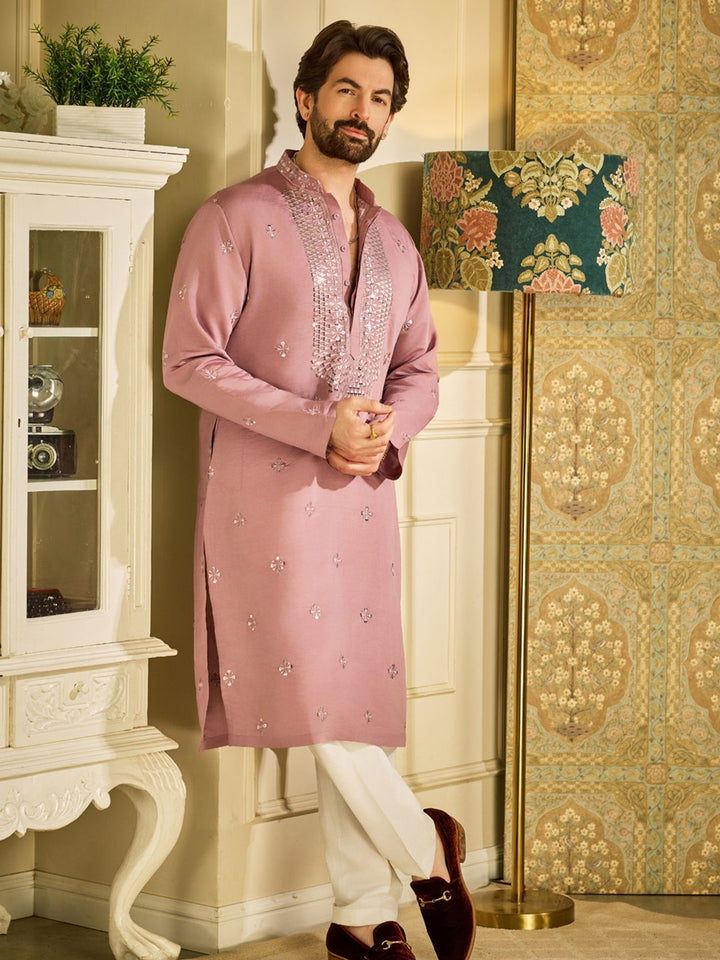 SOJANYA Men Embroidered Mirror Work Kurta