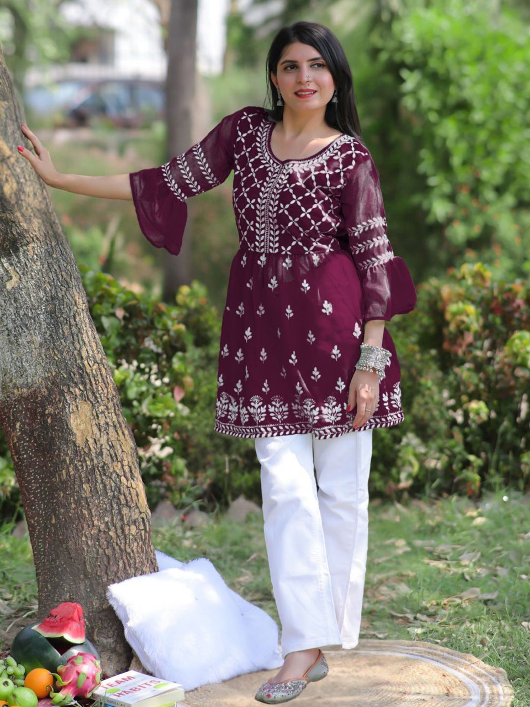 KALINI Women Embroidered Chikankari Kurti