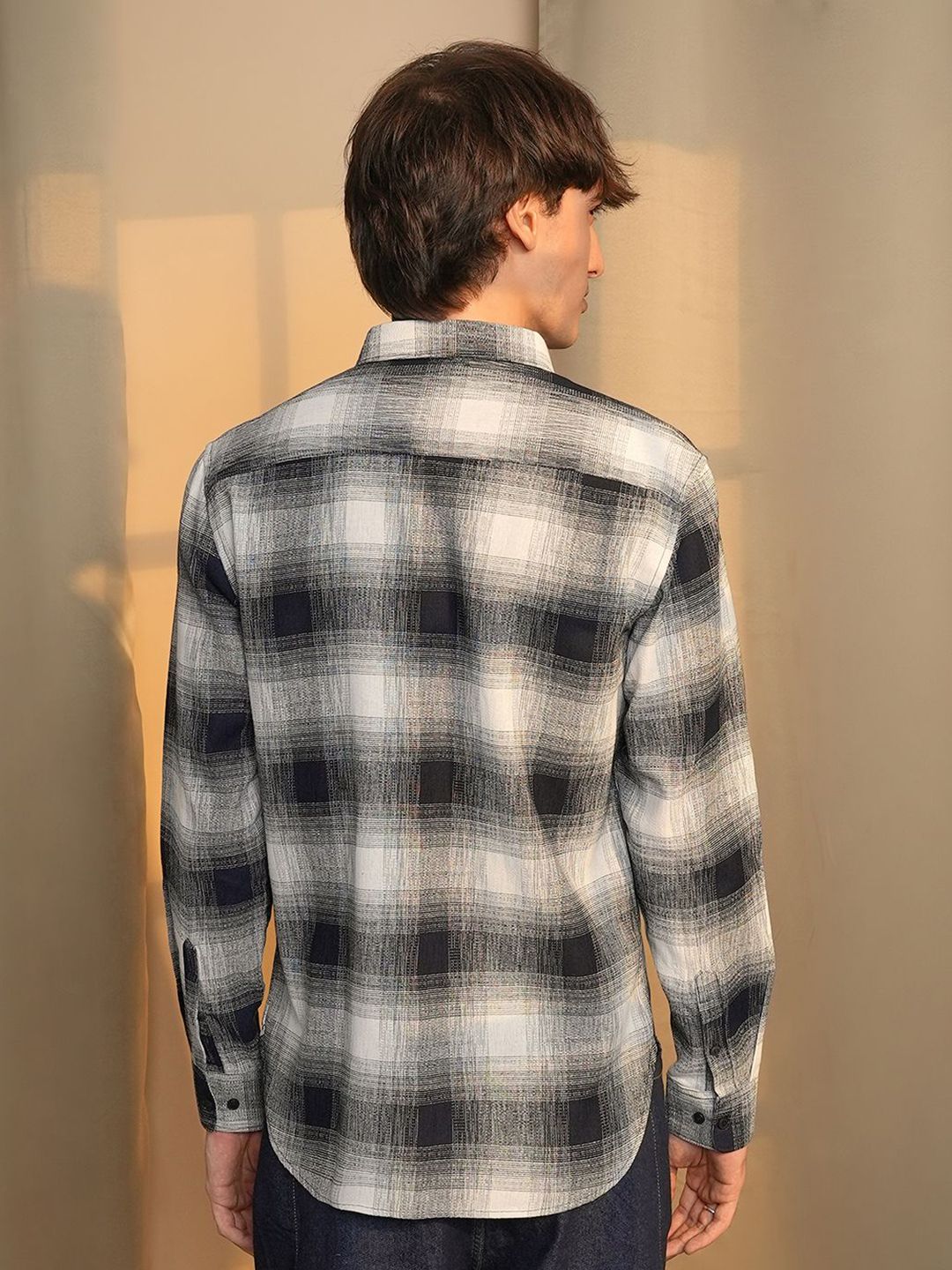 Campus Sutra Men Comfort Spread Collar Tartan Checked Polycotton Casual Shirt