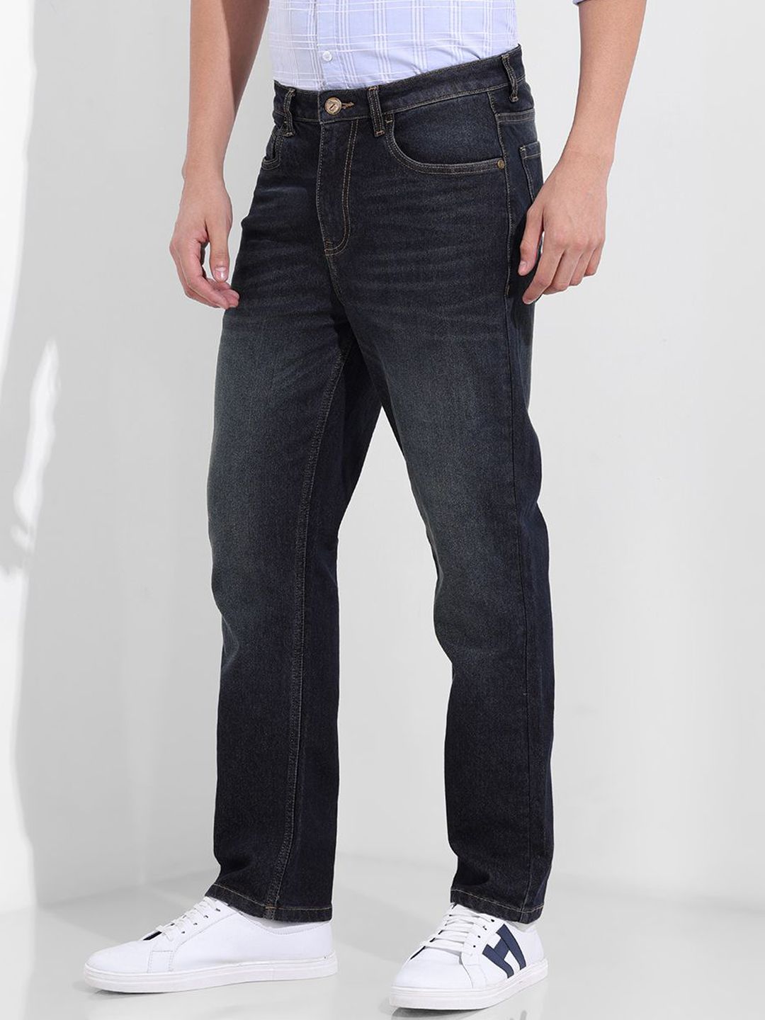 The Indian Garage Co Men Slim Fit Mid-Rise Heavy Fade Jeans