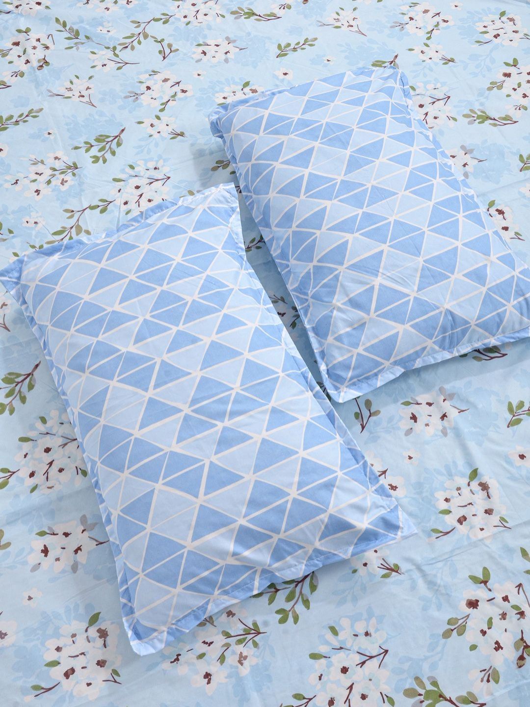 Aura Blue & White Floral 300 TC Fitted Double King Bedsheet Set 2.50 m x 2.25 m