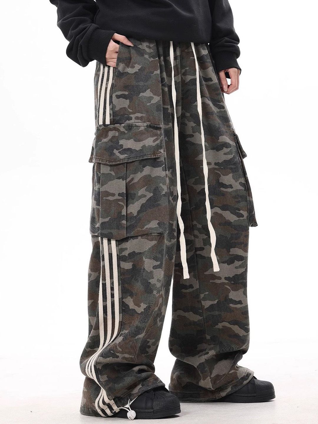 DressBerry Women Camouflage Printed Cargos Trousers