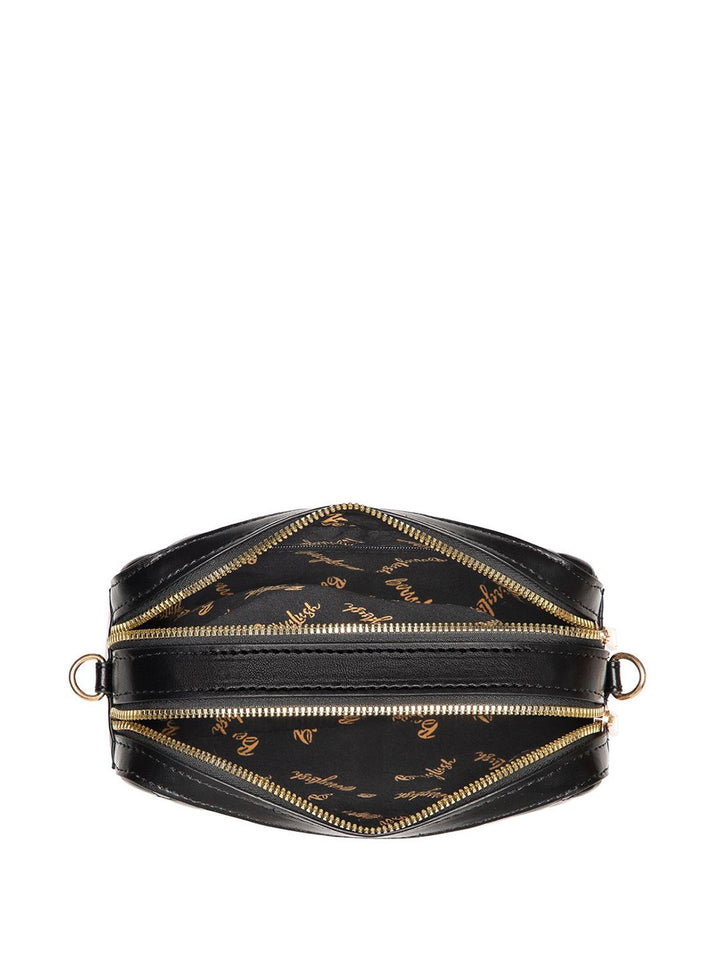 Berrylush Women Solid Baguette Quilted Sling Bag