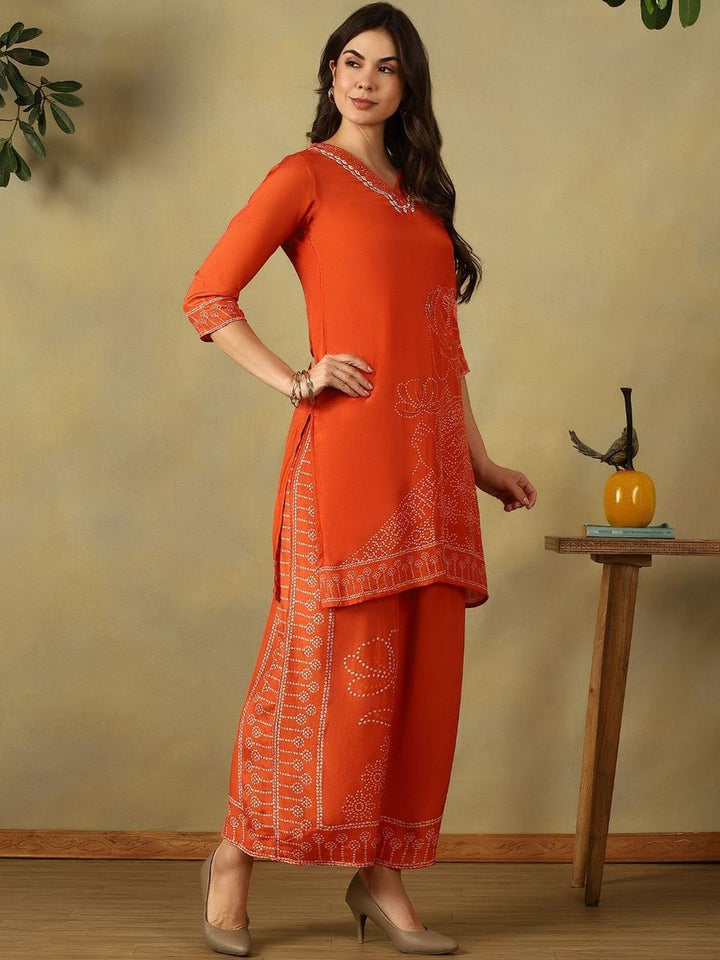 Mamicha Women Ethnic Motifs Dyed Regular Thread Work Kurta with Palazzos