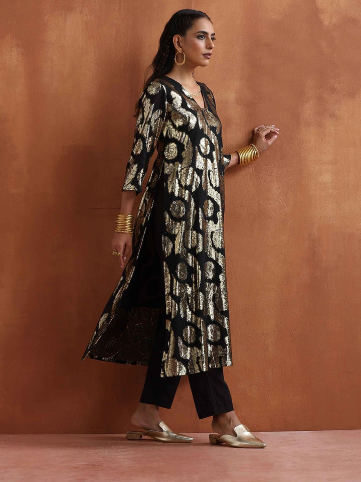 trueBrowns Floral Woven Design Straight High Slit Zari Brocade Kurta with Trousers