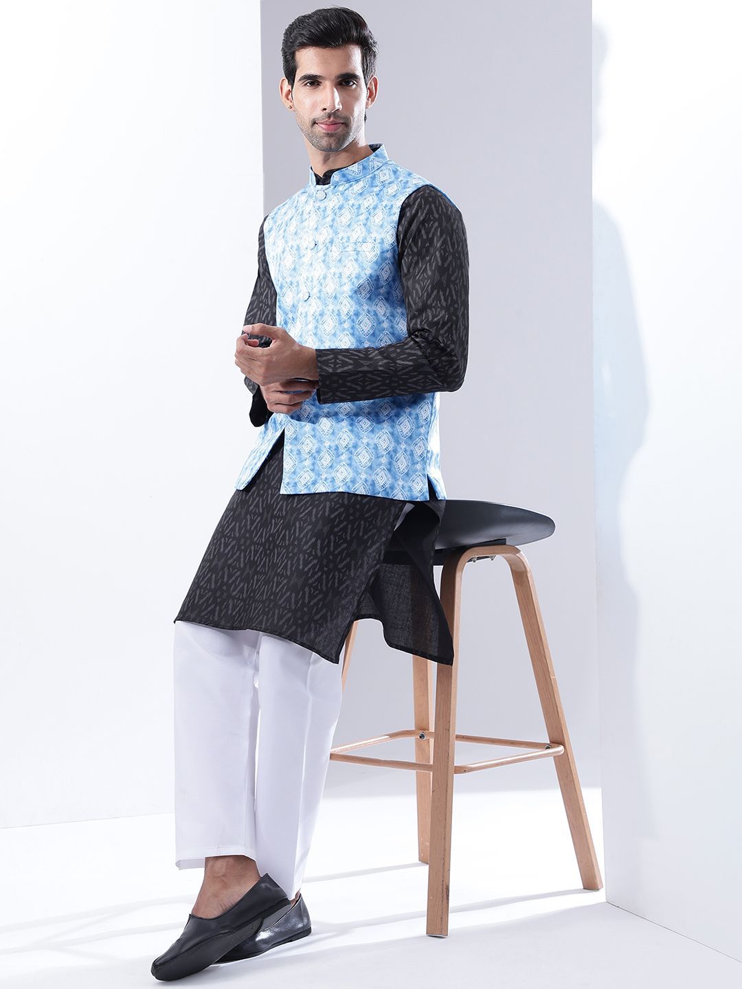 Anouk Men Ethnic Motifs Kurta with Pyjama
