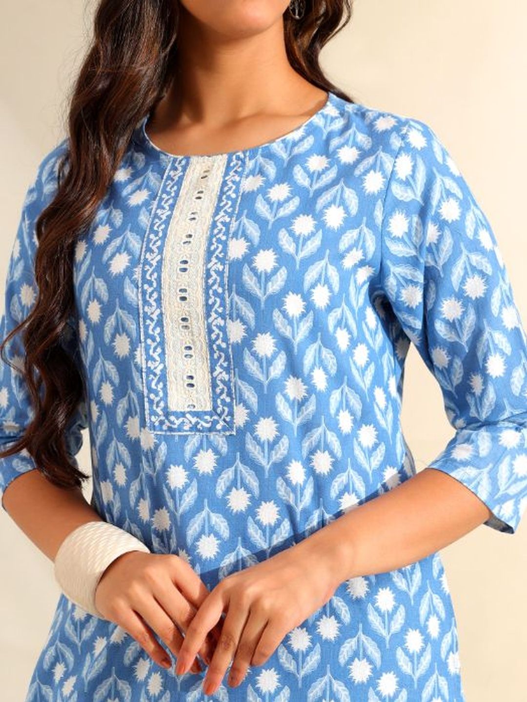Mamicha Women Ethnic Motifs Printed Regular Thread Work Pure Cotton Kurta with Trousers & With Dupatta
