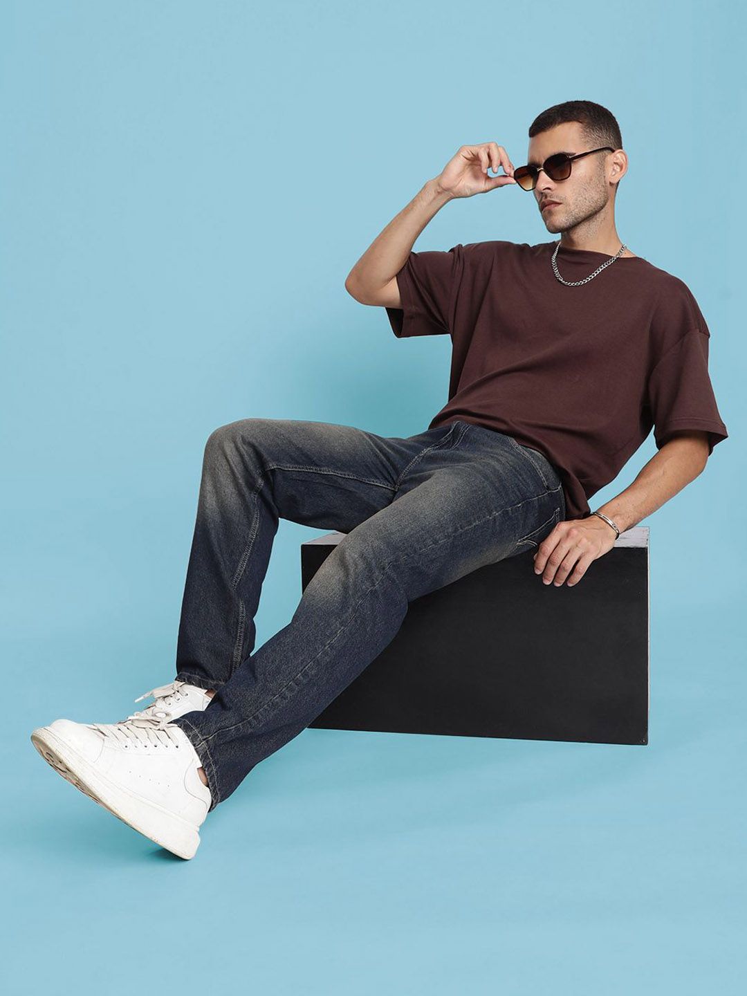 Bene Kleed Men Relaxed Fit Mid-Rise Tinted Jeans
