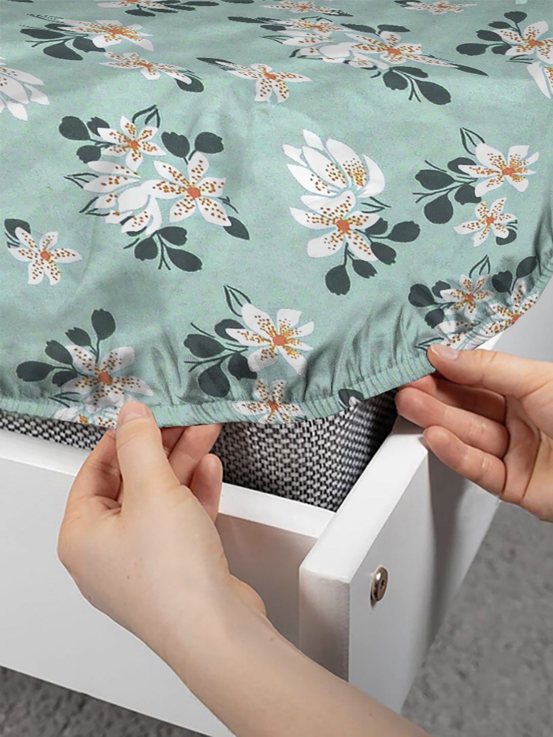 Aura Green & White Floral 300 TC Fitted Single Bedsheet Set 2.25 m x 1.50 m