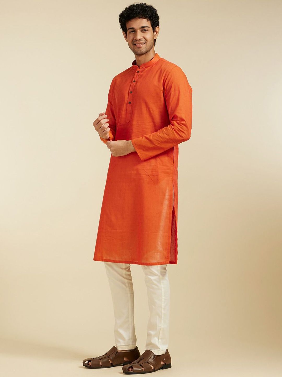 Diwas oleh Manyavar Mandarin Collar Cotton Straight Kurta