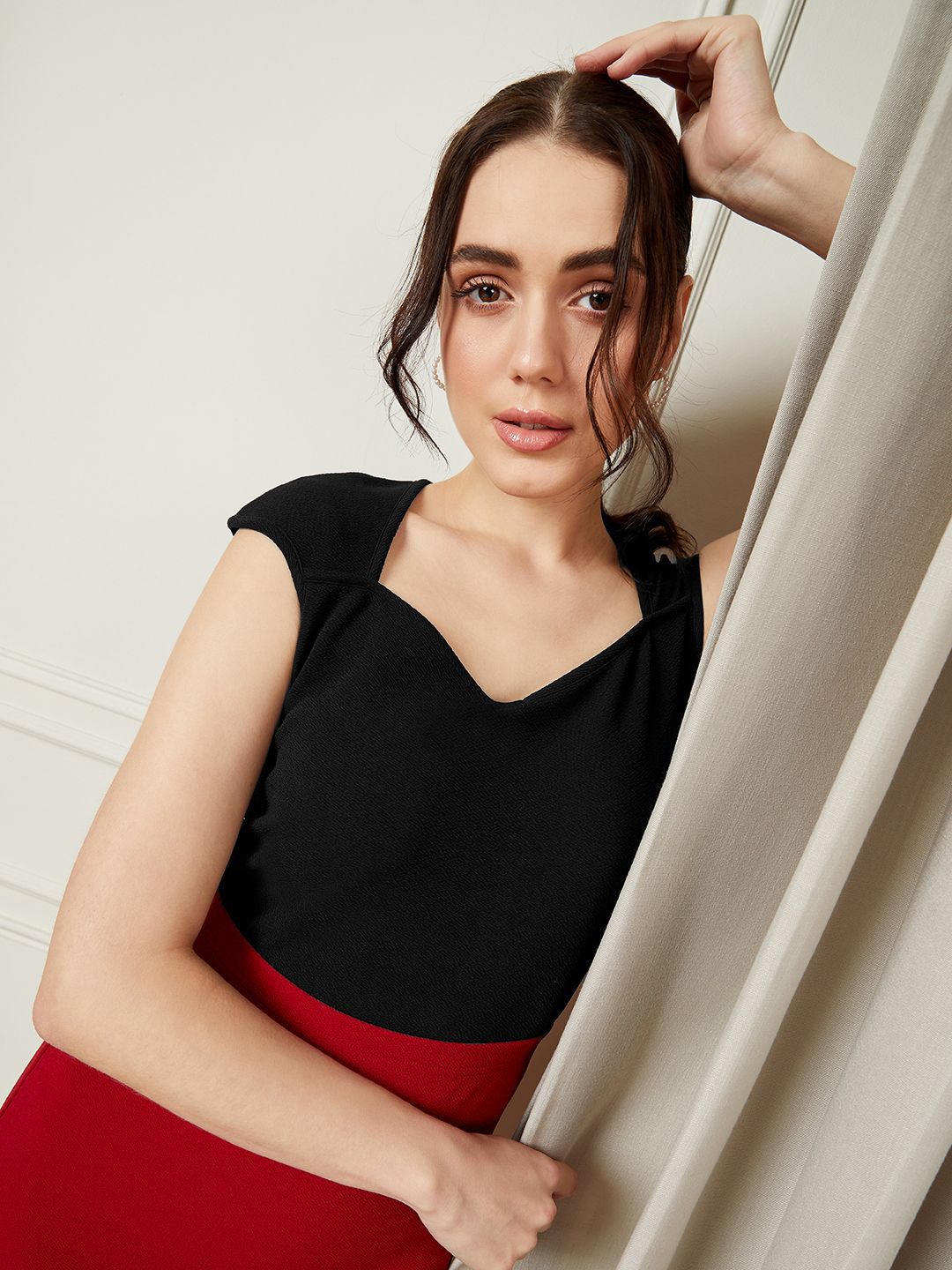 Berrylush Women Cap Sleeve Sweetheart Neck Top