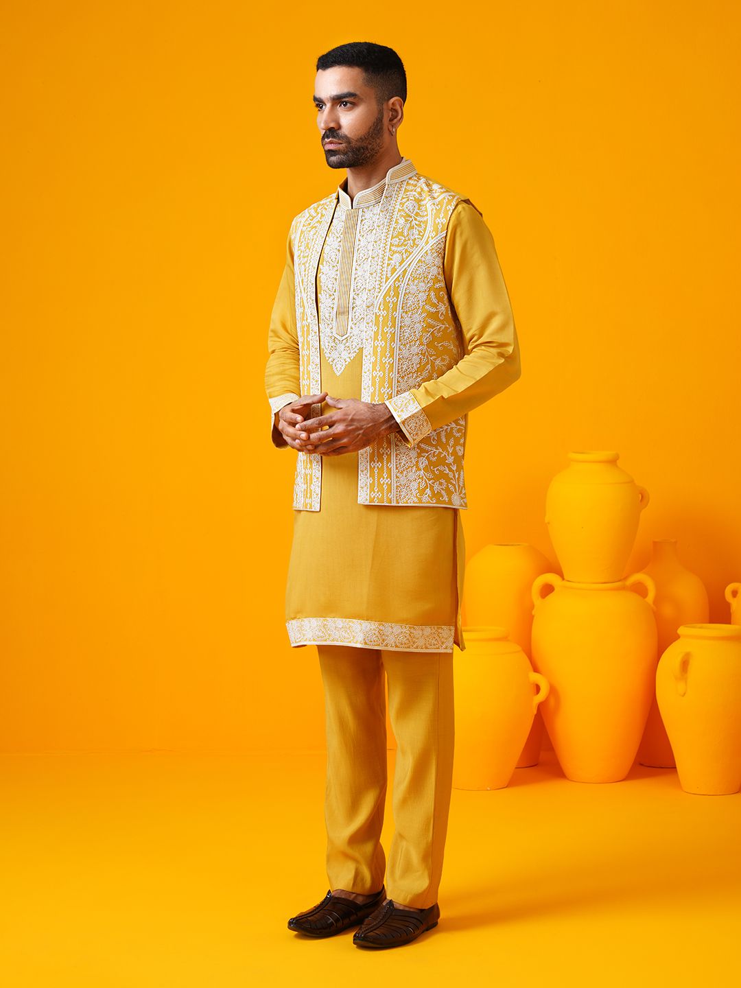 SOJANYA LUXE Ethnic Motifs Embroidered Mandarin Collar Straight Kurta & Trouser & Jacket