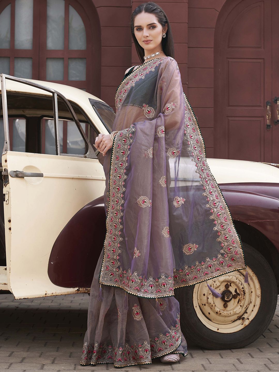 Tikhi Imli Ethnic Motifs Embroidered Net Saree