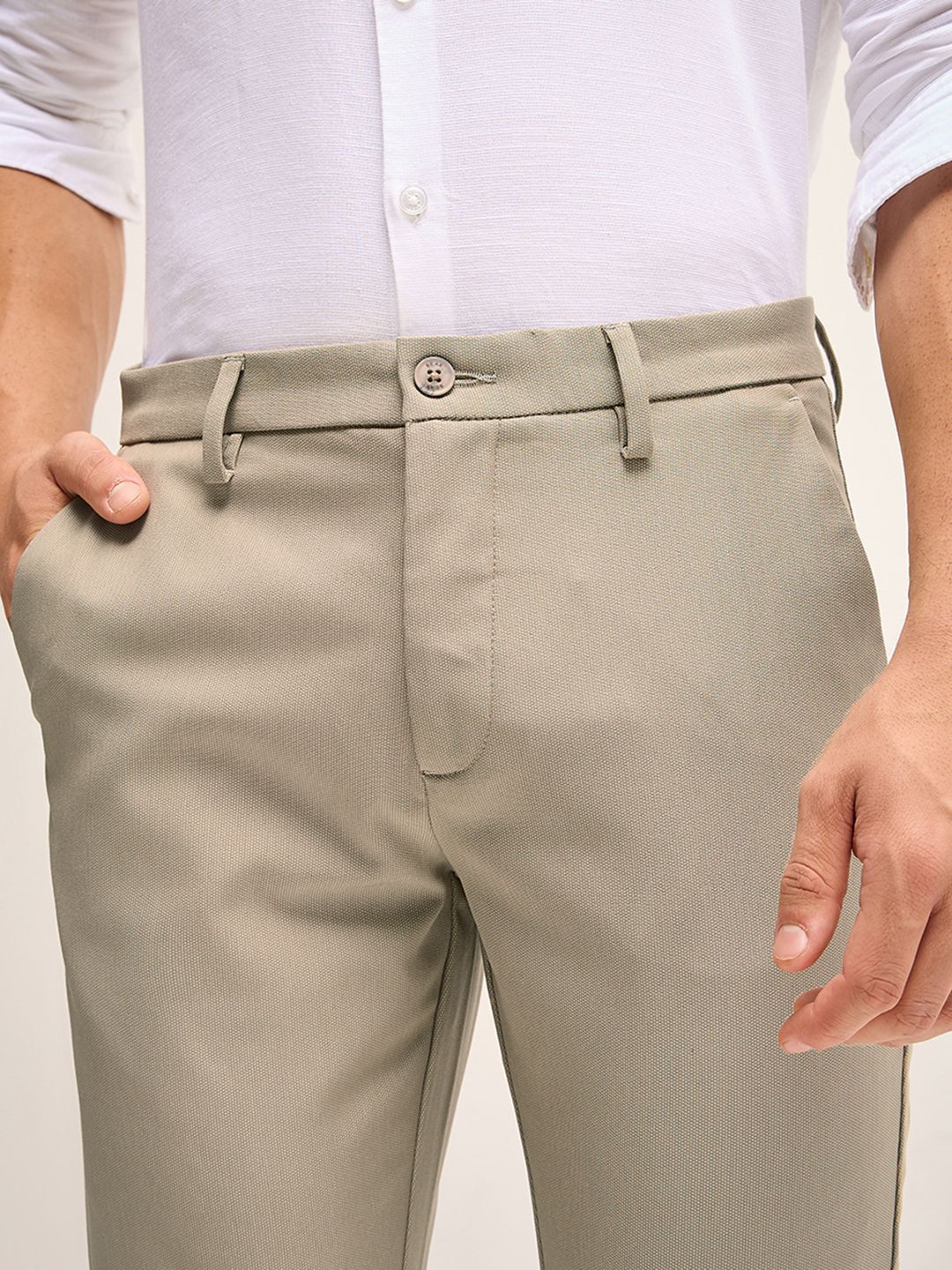 THE BEAR HOUSE Men Slim Fit Mid-Rise Flat-Front Trousers