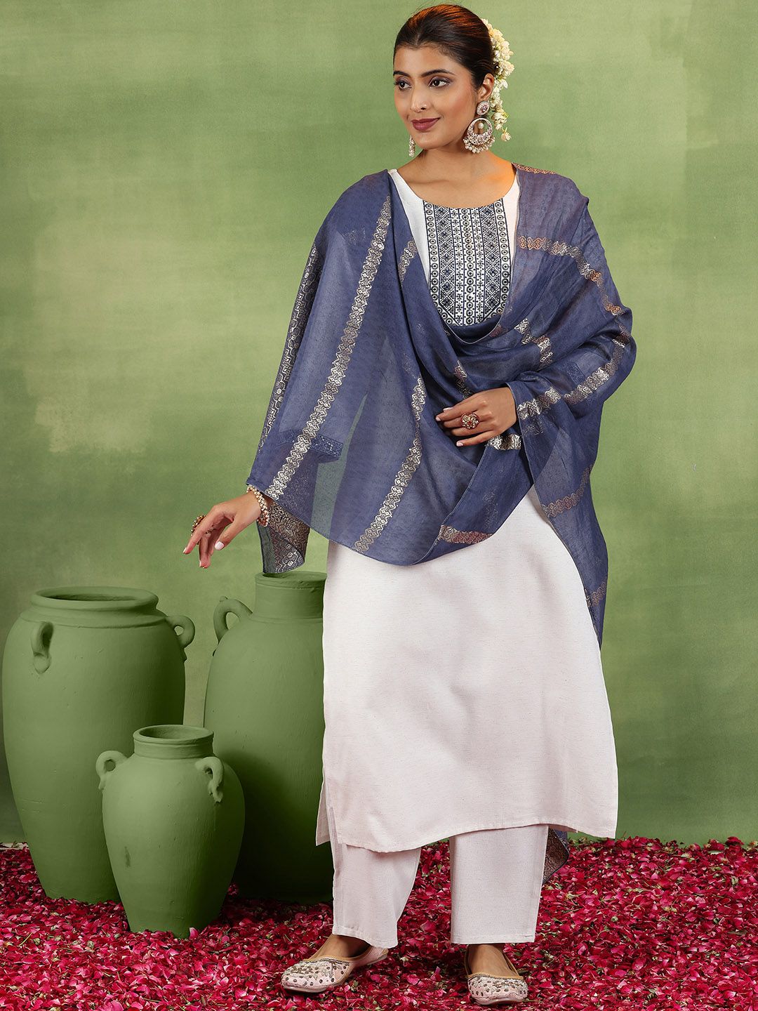 Libas Ethnic Motifs Embroidered Thread Work Straight Kurta With Trousers & Dupatta