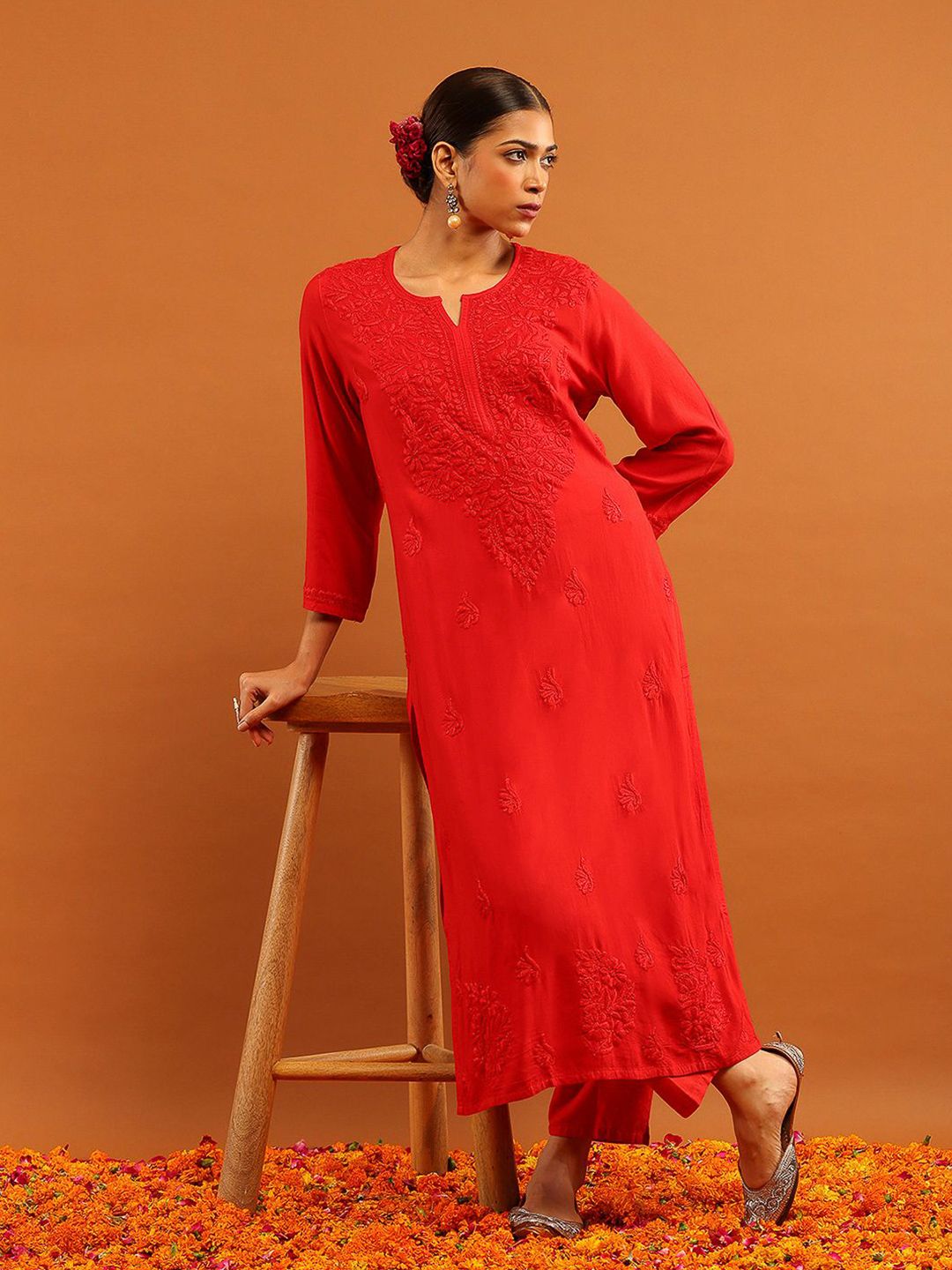 Rumah Wanita Chikankari Kurta Bersulam Chikankari Rayon Merah