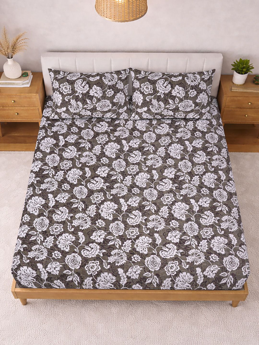 KLOTTHE Brown Floral Printed 300 TC King  Bedsheets