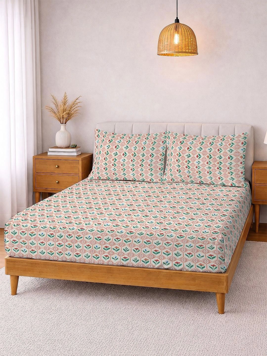 KLOTTHE Floral 300 TC Cadar King Berwarna Krim dengan 2 Sarung Bantal
