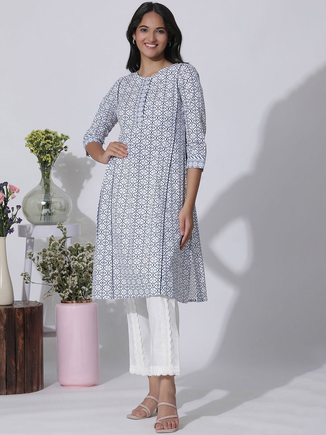 W Ethnic Motifs Printed Cotton Straight Kurta
