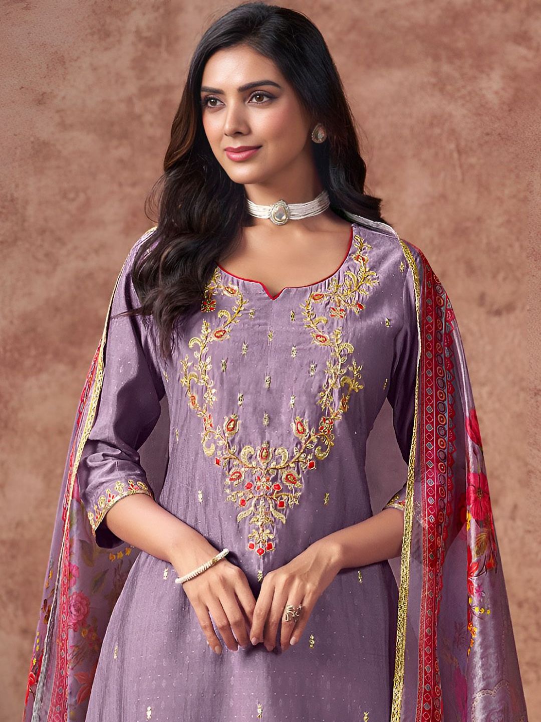 Varanga Women Floral Embroidered Regular Kurta with Trousers & With Dupatta