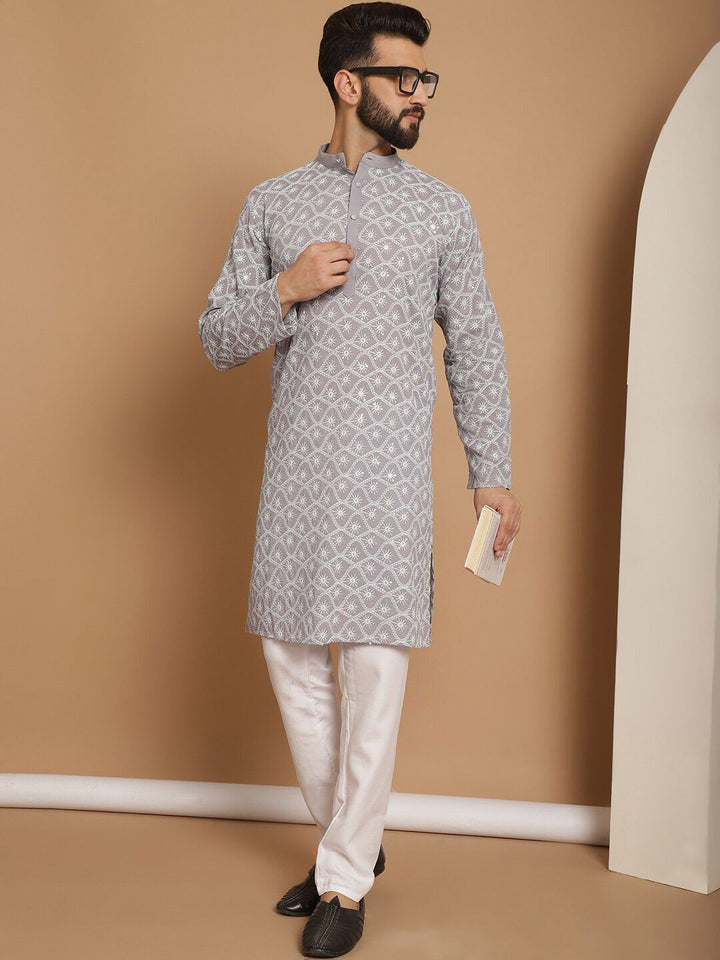 Motif Etnik Anouk Bersulam Benang Biasa Bekerja Kurta Kapas Tulen dengan Churidar