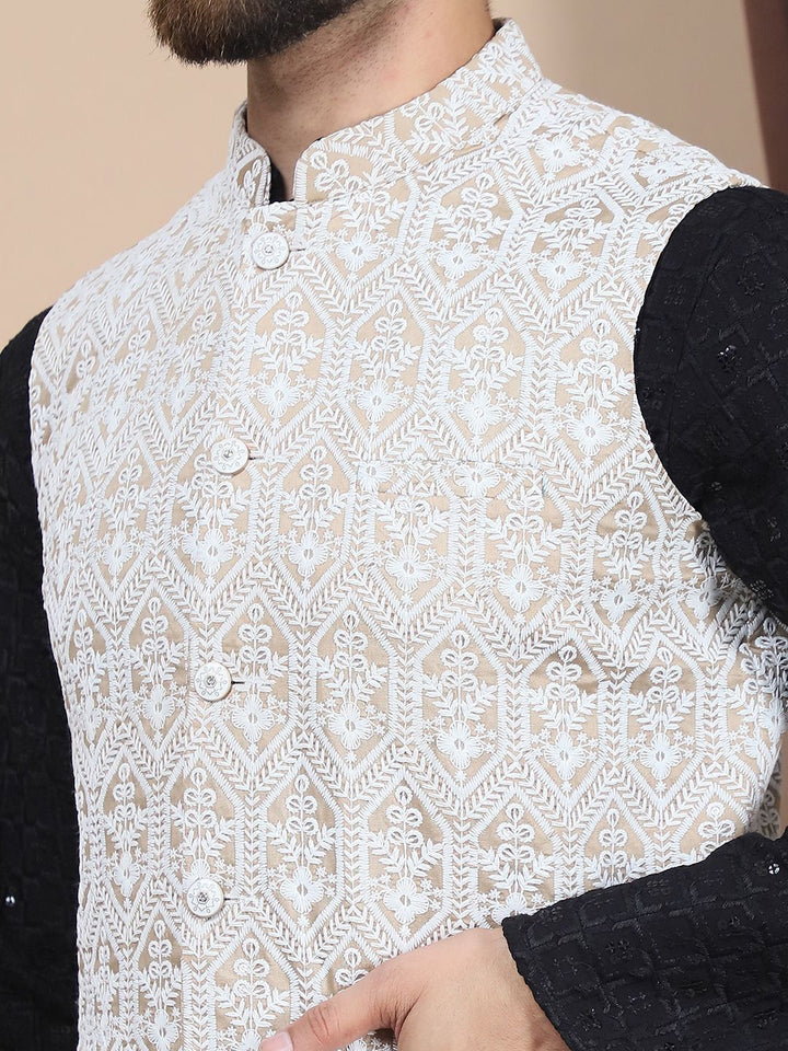 Anouk Black Floral Sulam Kurta Kapas Tulen Labuci Lurus dengan Churidar