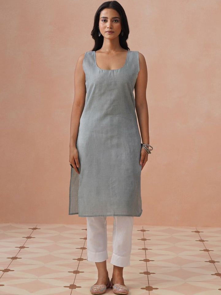 House of Chikankari Embroidered Chikankari Georgette Kurta With Dupatta & Inner