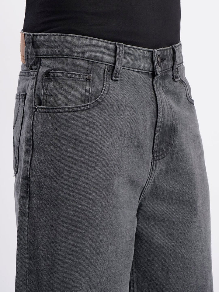 Bene Kleed Men Relaxed Fit Mid-Rise Cotton Denim Shorts