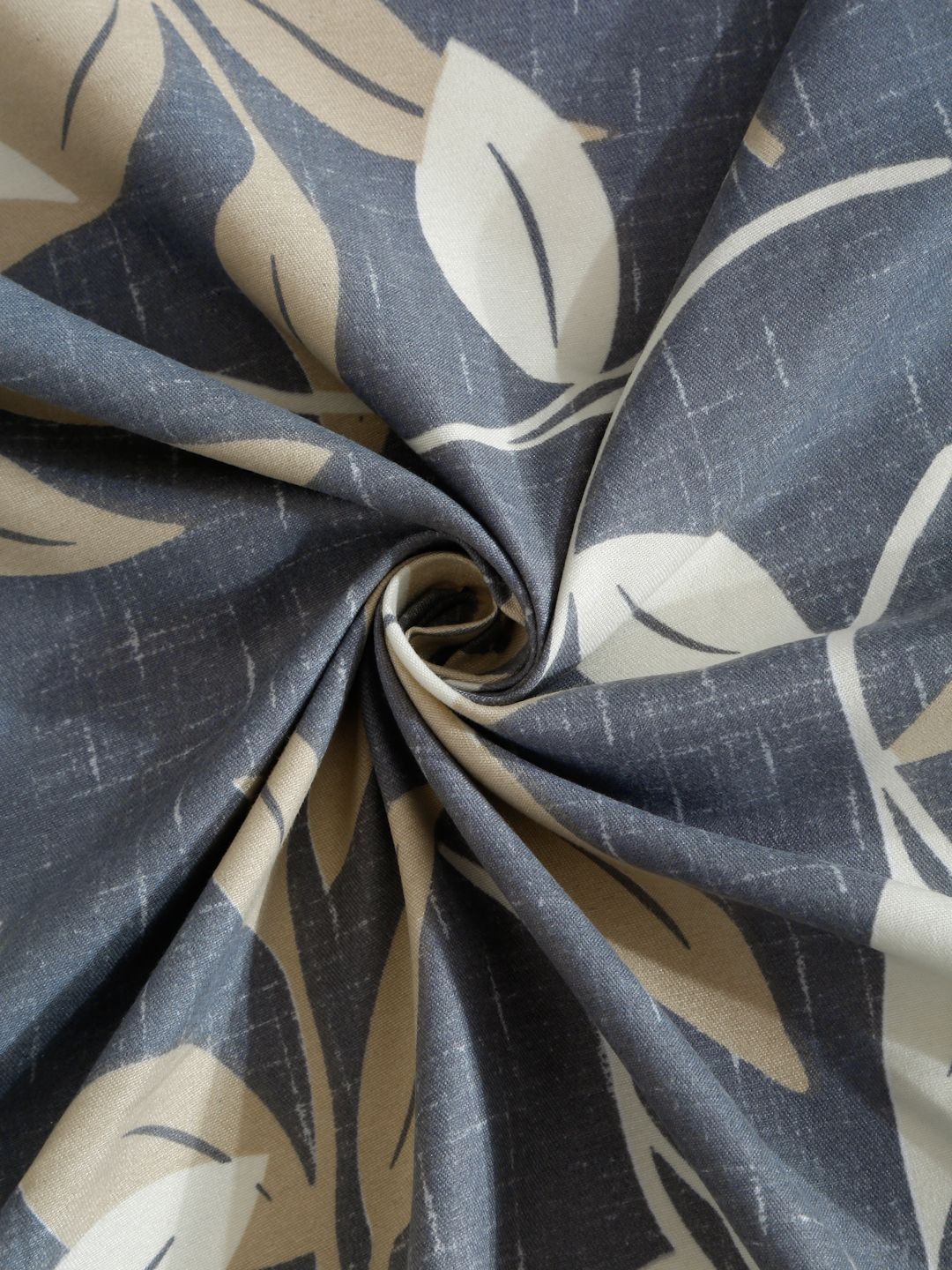 Myntra Elegant Homes Bercetak Bunga Kelabu & Putih Set Cadar King 300 TC 2.50 m x 2.25 m