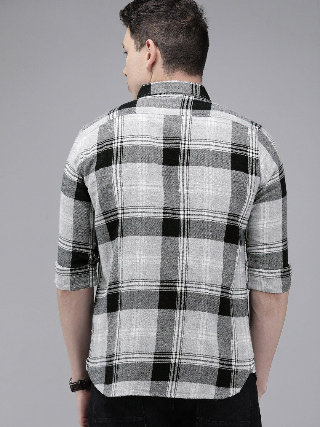 THE BEAR HOUSE Men Grey & Black Pure Cotton Classic Slim Fit Checked Casual Flannel Shirt