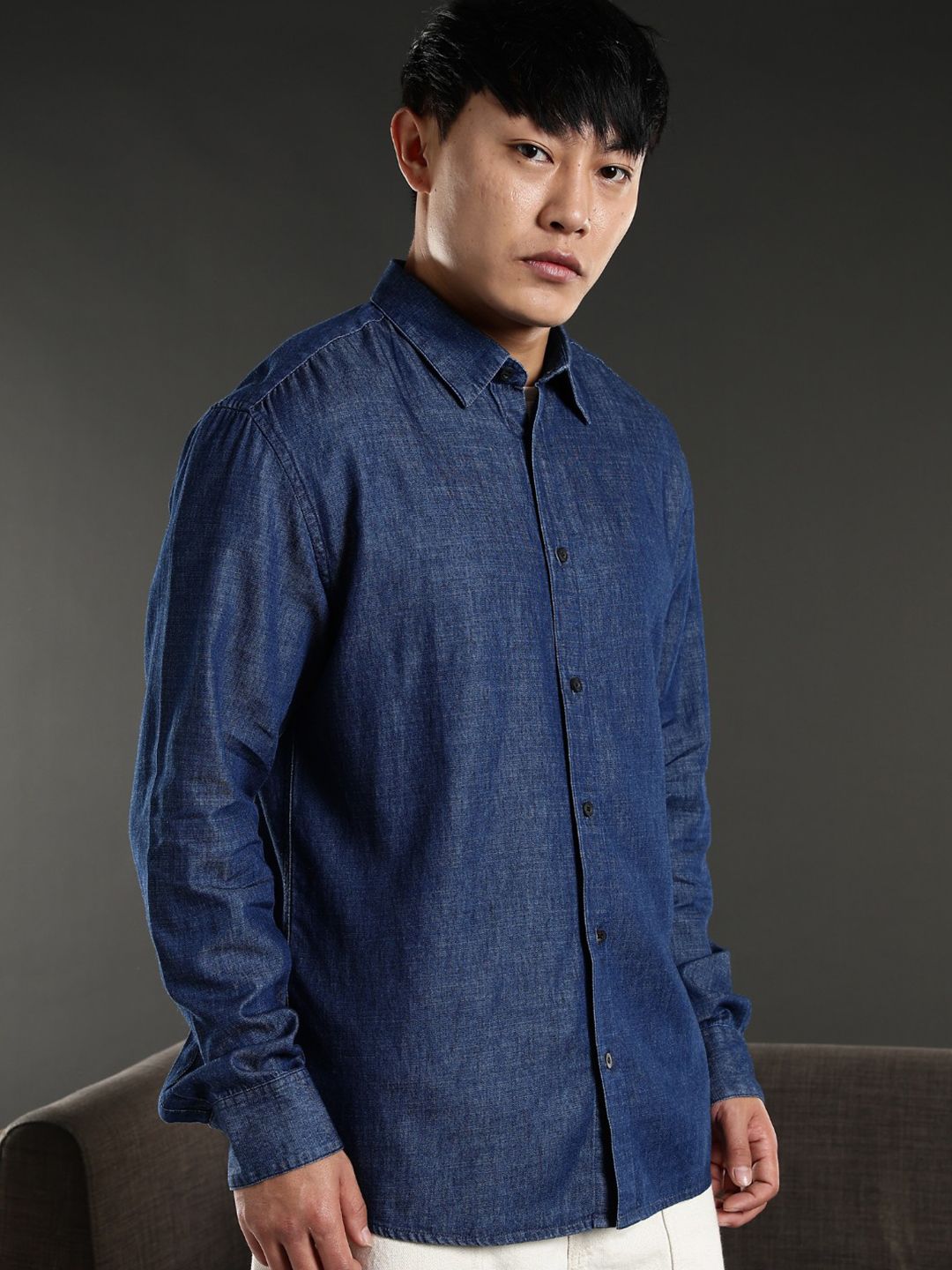 Eszett Graphic Printed Spread Collar Denim Casual Shirt