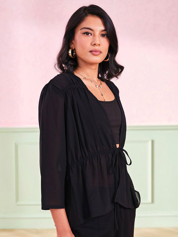Dan V-Neck mengikat tali leher