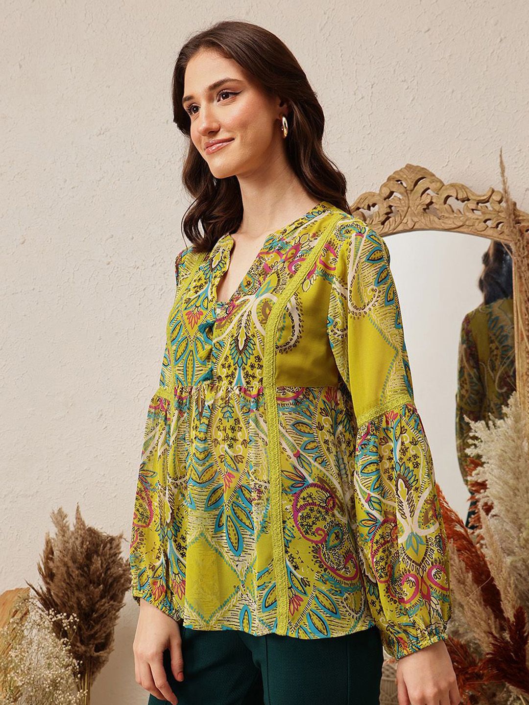 QUIERO Women Floral Printed V-Neck Empire Top