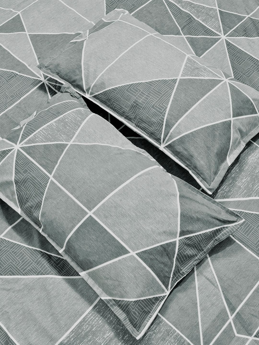 KLOTTHE Grey & White Geometric 300 TC King Bedsheet with 2 Pillow Covers