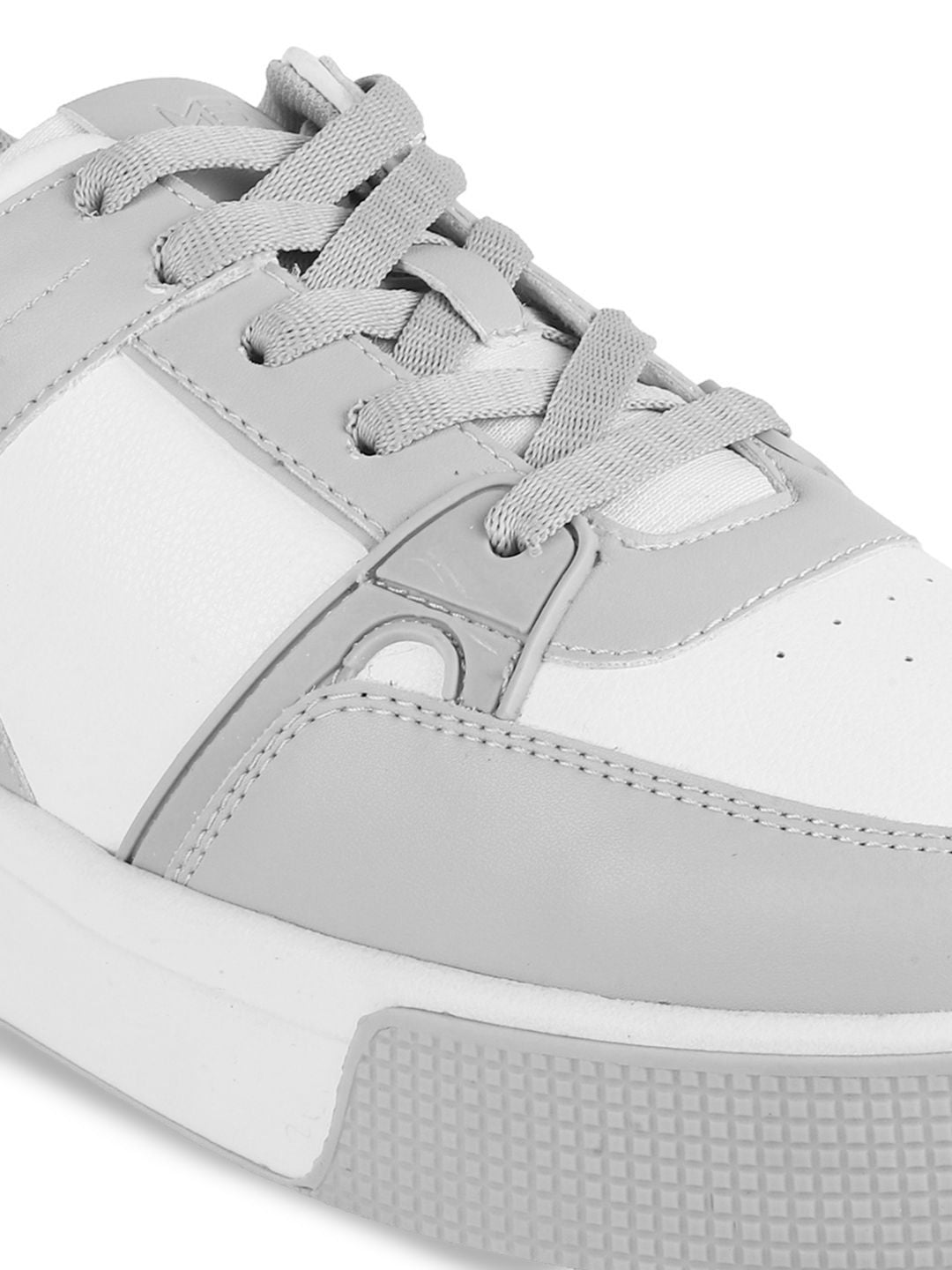 Metro Men Lace-Ups Sneakers