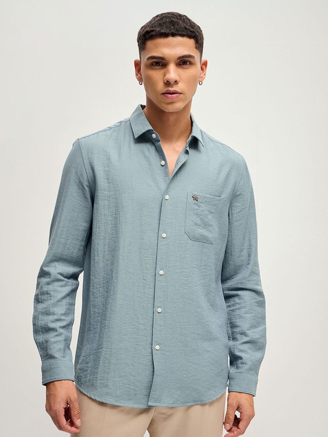 THE BEAR HOUSE Men Solid Slim Fit Casual Shirt