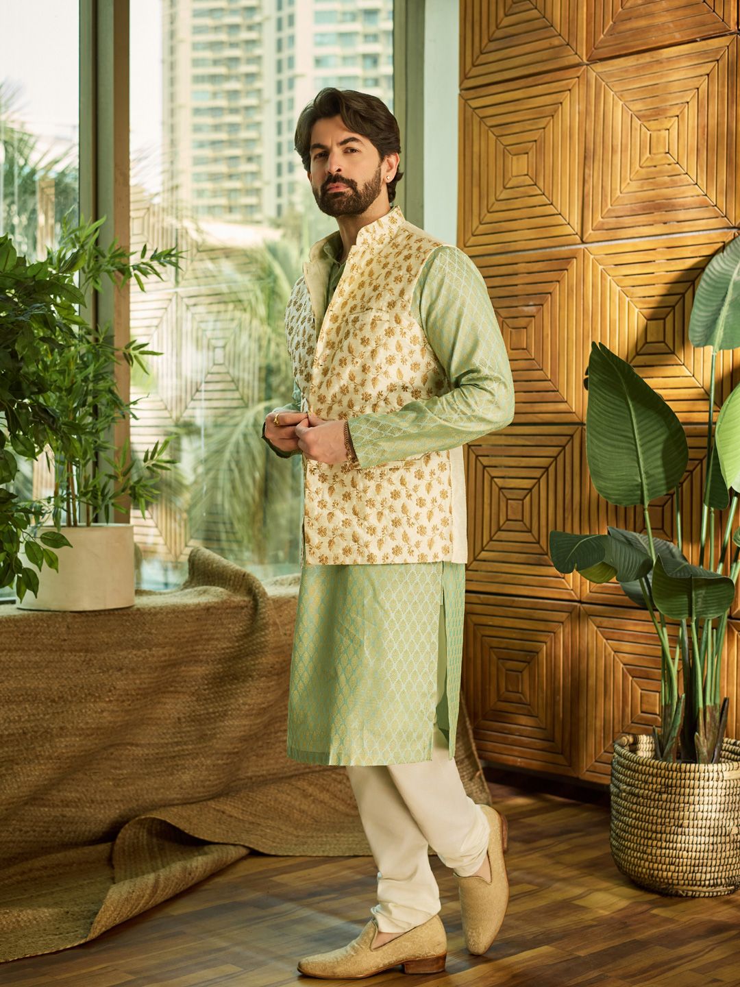 SOJANYA Ethnic Motifs Woven design Band Collar Kurta With Churidar And Nehru Jacket