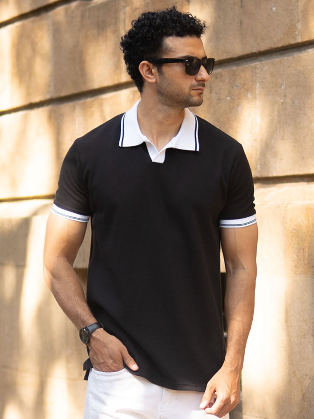Powerlook Men Black Contrast Collar T-Shirt