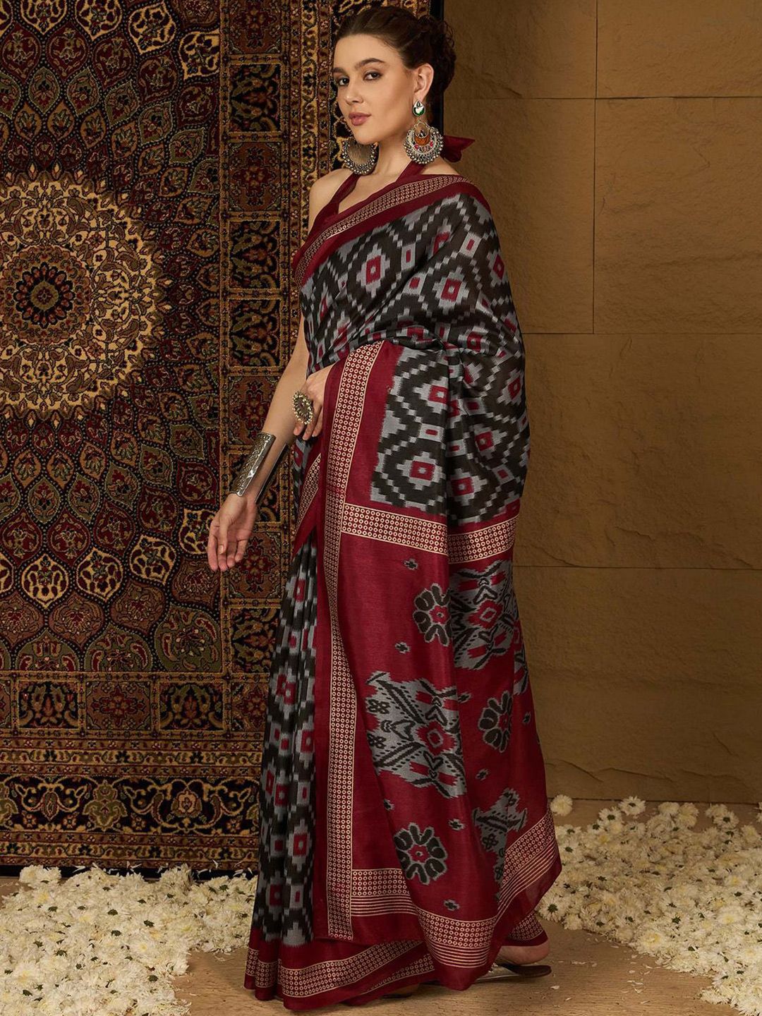 Saree mall Silk Blend Ikat Sarees