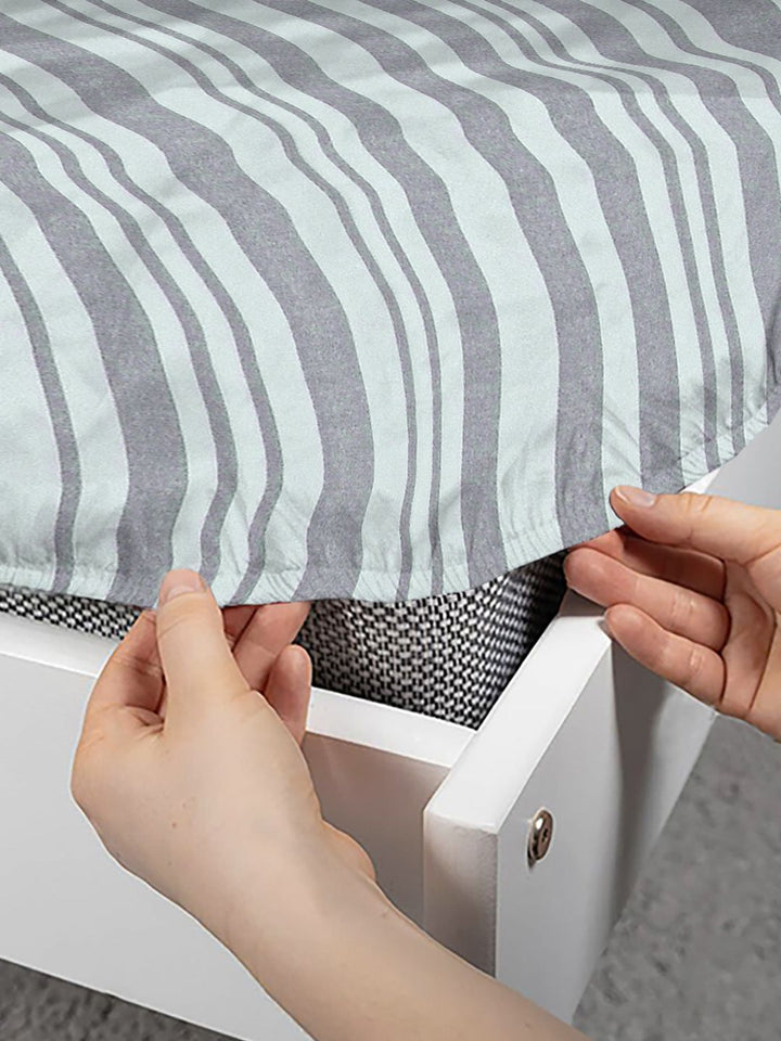 KLOTTHE Grey Polycotton Striped Dipasang 300 GSM Double Bedsheet