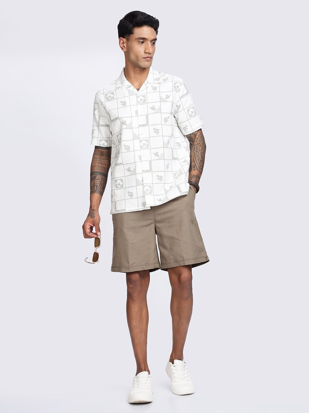 Eszett Floral Printed Short Sleeves Spread Collar Pure Cotton Regular Fit Casual Shirt